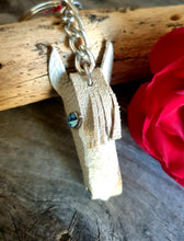 Load image into Gallery viewer, Blue Roan Brumby Key Chains