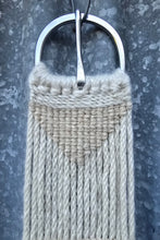 Load image into Gallery viewer, PURE MOHAIR STANDARD CINCH - 26 - 36 INCHES