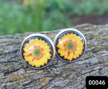 Load image into Gallery viewer, 12MM ROUND CAB COWGIRL CANDY EARRING - FLOWERS COLLECTION