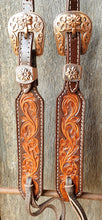 Load image into Gallery viewer, CARVED SHAPED EAR PEICE ONE EARRED HEADSTALL
