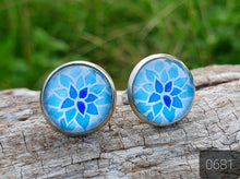 Load image into Gallery viewer, 12MM ROUND CAB COWGIRL CANDY EARRING - FLOWERS COLLECTION