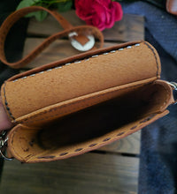 Load image into Gallery viewer, WESTERN STYLE CROSSBODY PURSE
