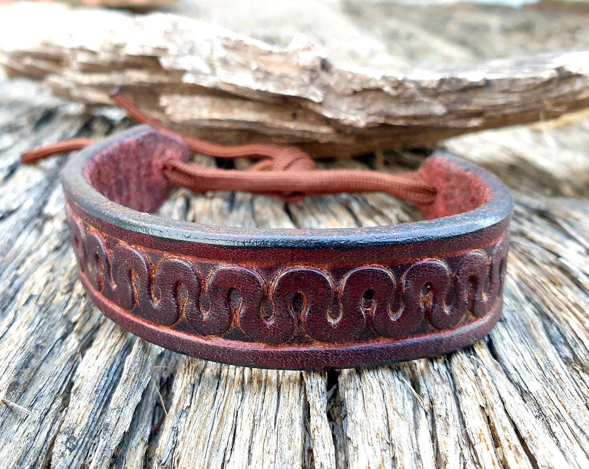 MENS LEATHER ADJUSTABLE CUFF – BLUE ROAN ROPES and TACK
